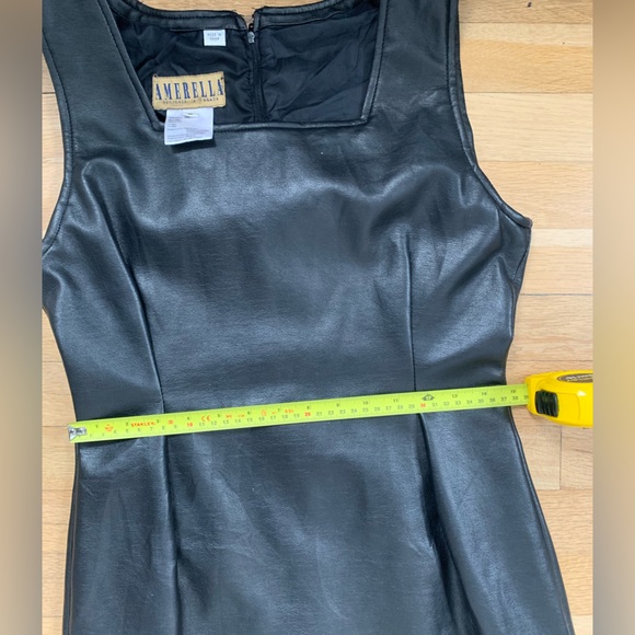 Vintage leather mini dress in Medium size - Picture 9 of 10